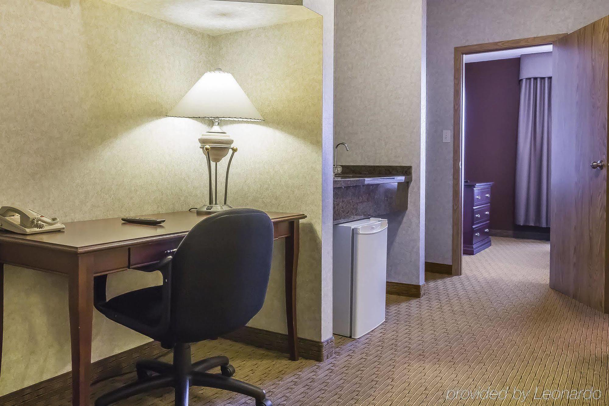 Comfort Inn & Suites Medicine Hat Luaran gambar